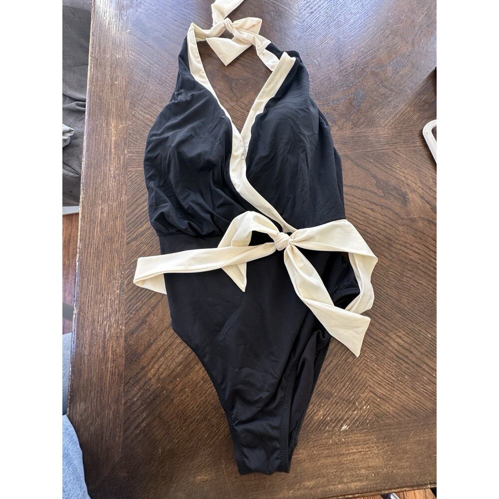 ocean avenue Swimsuit One Womens Sz 12 Black White Pattern Slimming Cream Belt